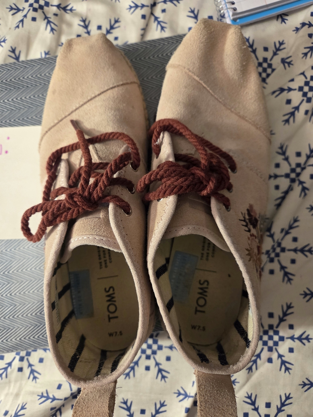 TOMS Bota Suede Floral Embroidered Ankle Boots Blush Pink